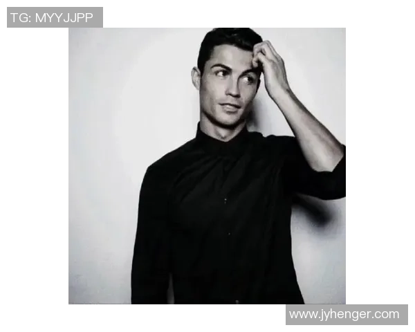 头像兄弟足球明星男的魅力与风采解析,探讨他们的职业生涯与成就